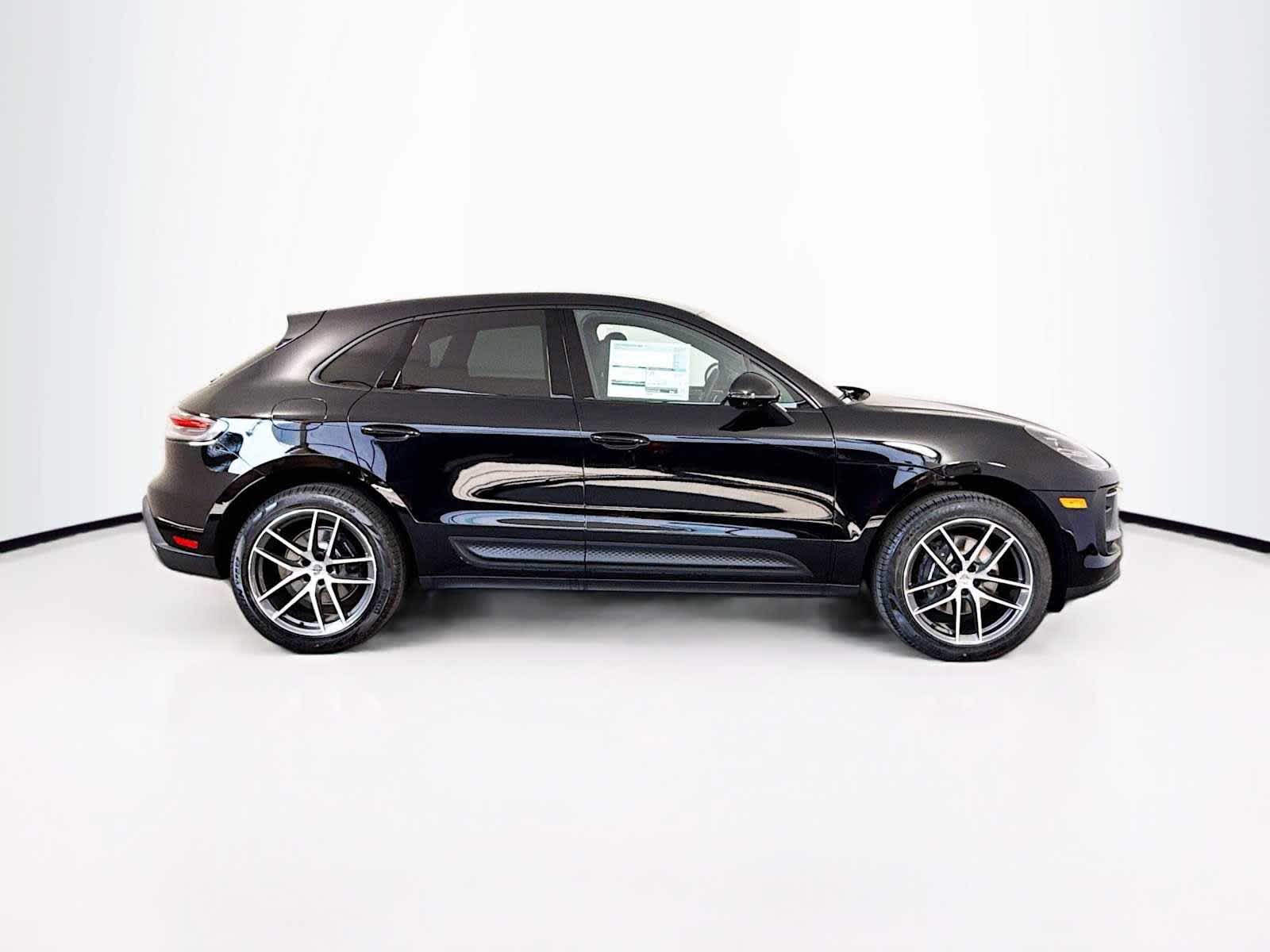 Thumbnail: 2026 Porsche Macan - 8