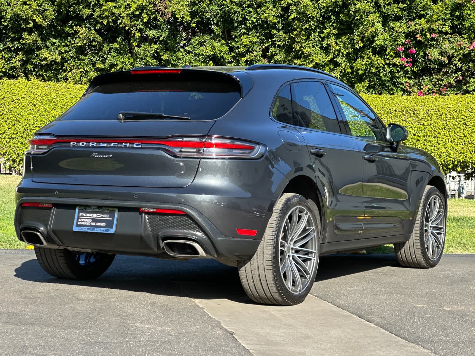 Thumbnail: 2025 Porsche Macan - 8