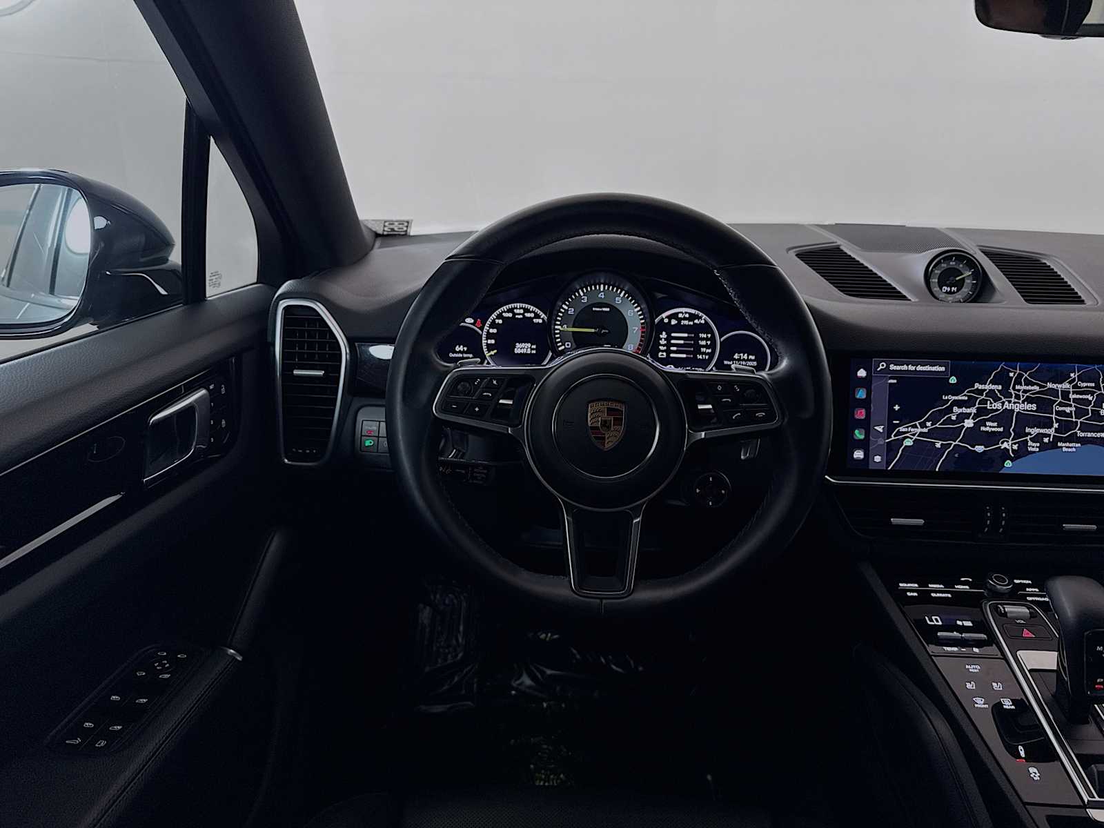 Thumbnail: 2022 Porsche Cayenne - 37