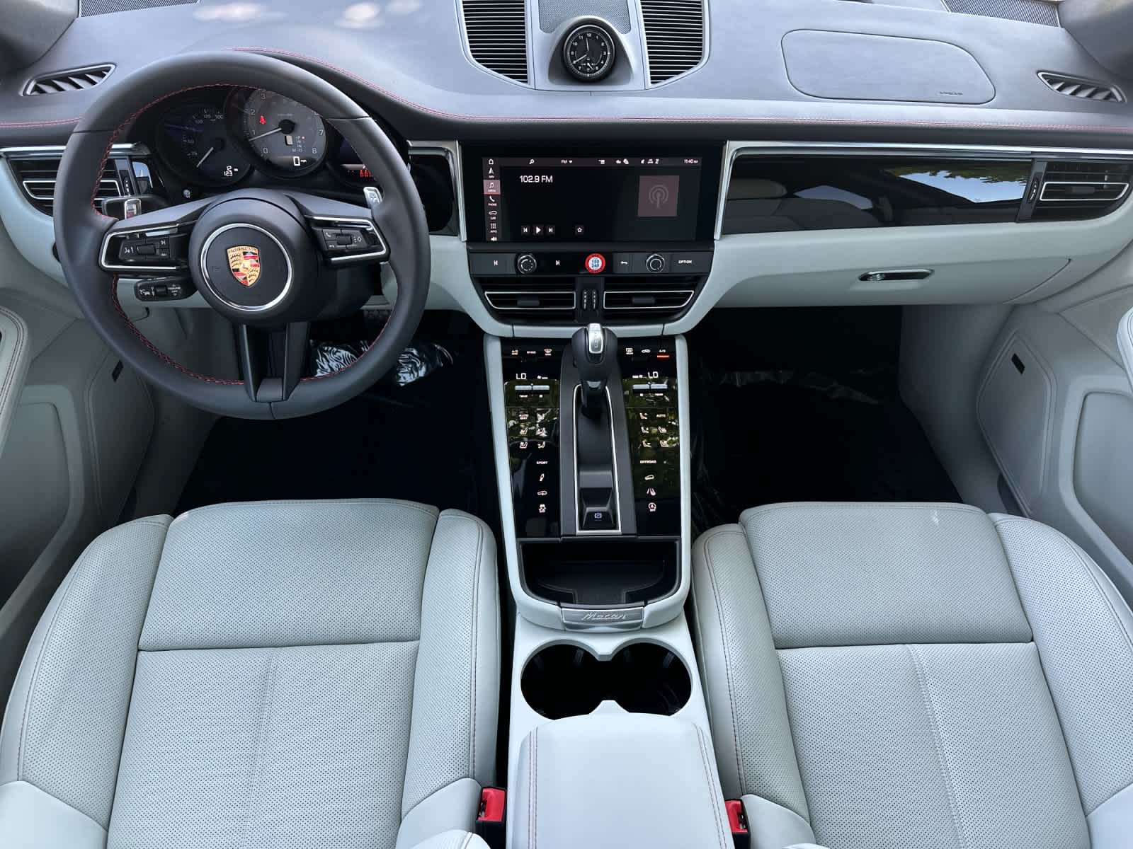 Thumbnail: 2026 Porsche Macan - 6