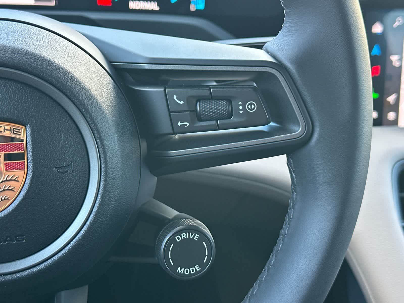 Thumbnail: 2026 Porsche Taycan - 27