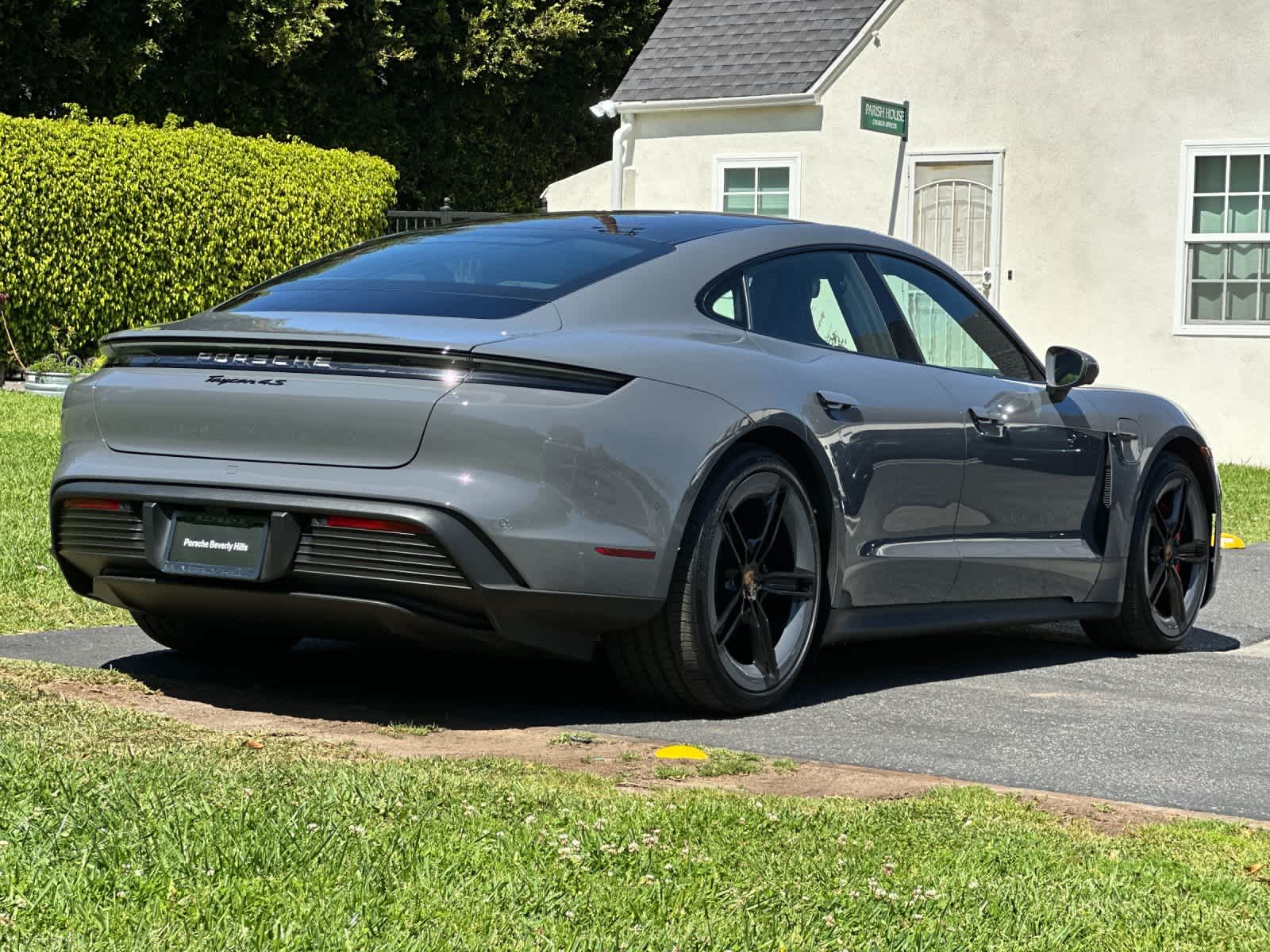 Thumbnail: 2026 Porsche Taycan - 8