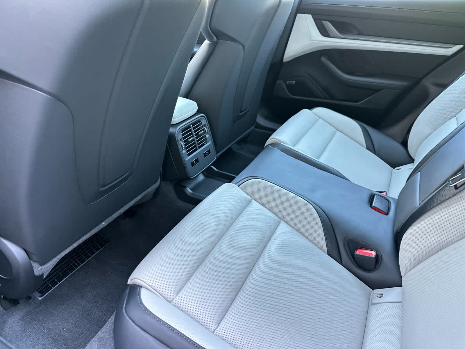 Thumbnail: 2026 Porsche Taycan - 13