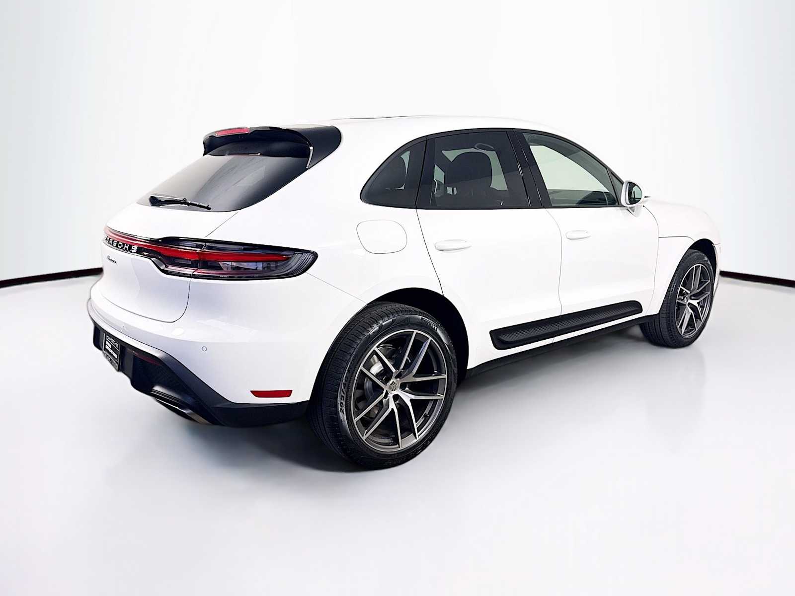 Thumbnail: 2024 Porsche Macan - 9