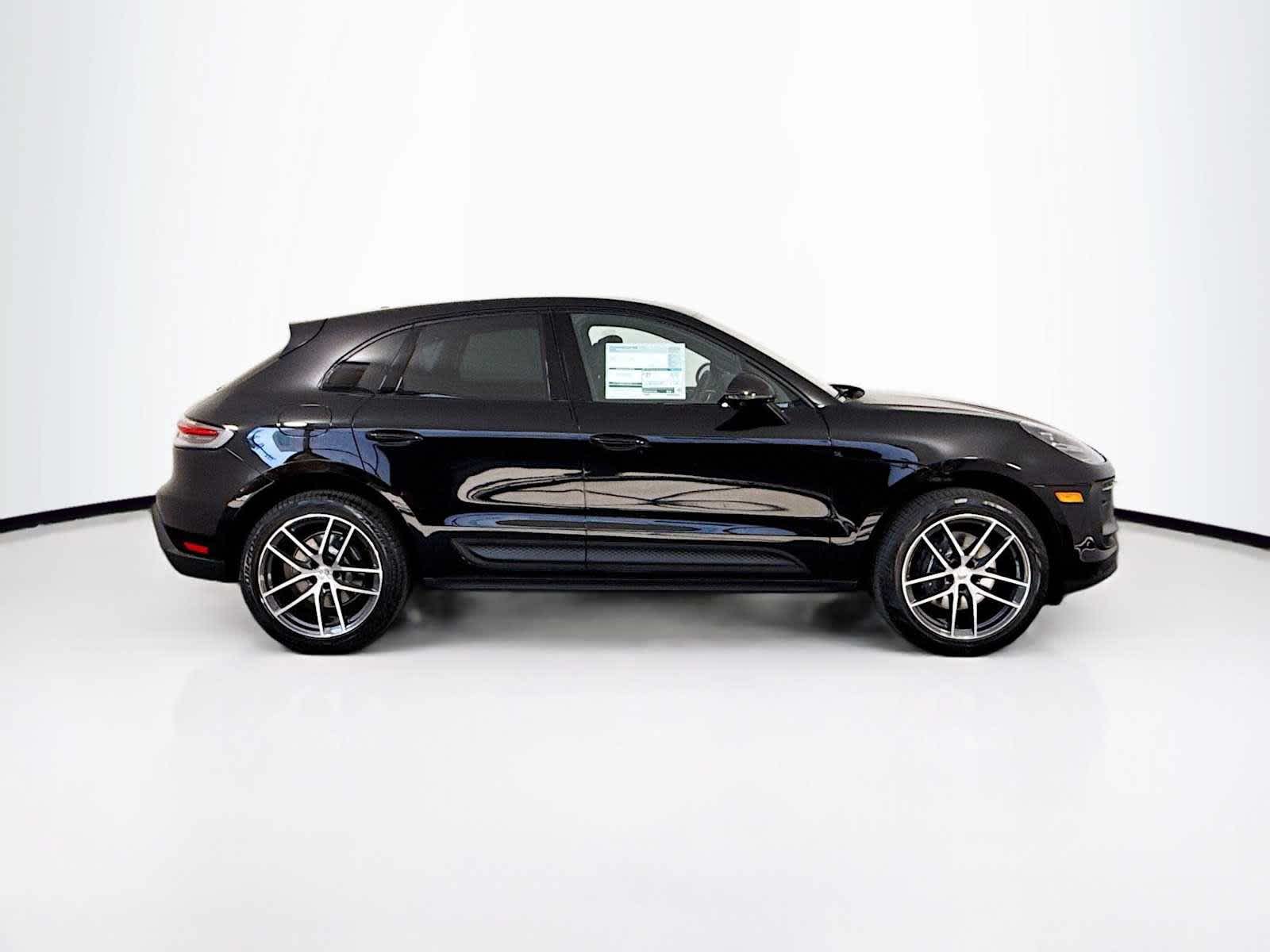 Thumbnail: 2026 Porsche Macan - 8