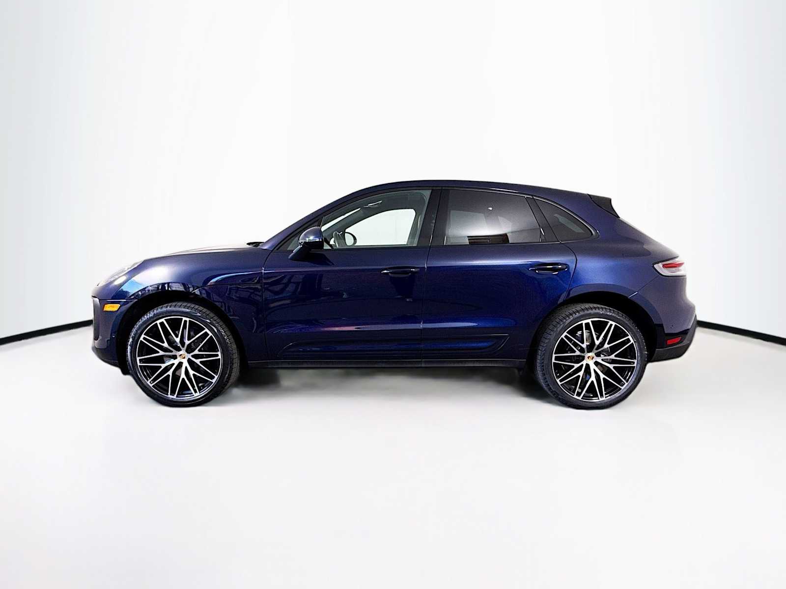 Thumbnail: 2022 Porsche Macan - 2