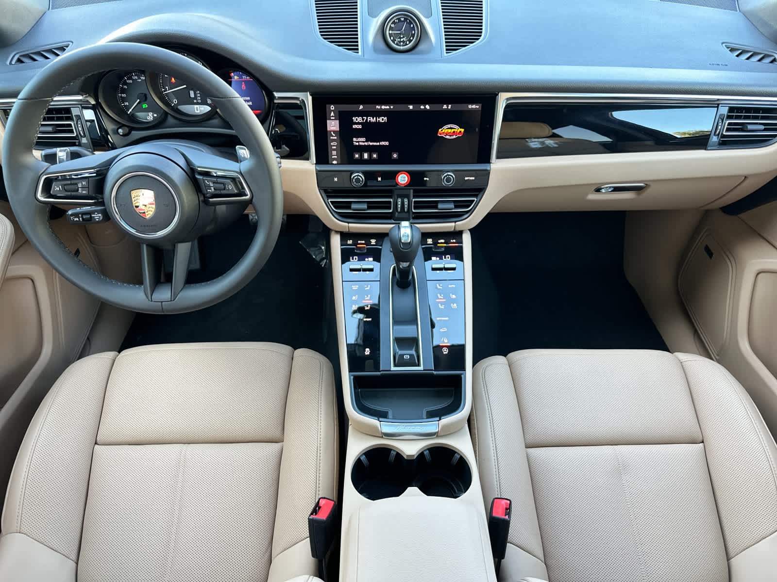 Thumbnail: 2026 Porsche Macan - 6