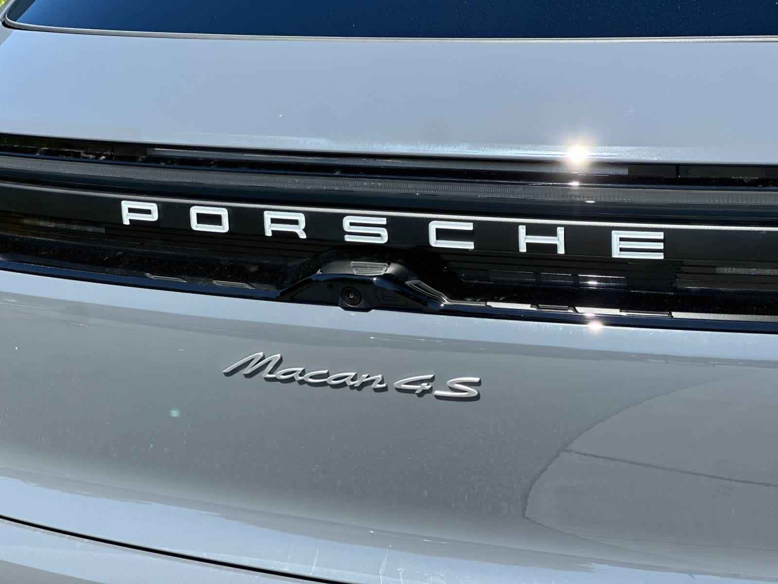 Thumbnail: 2026 Porsche Macan - 33