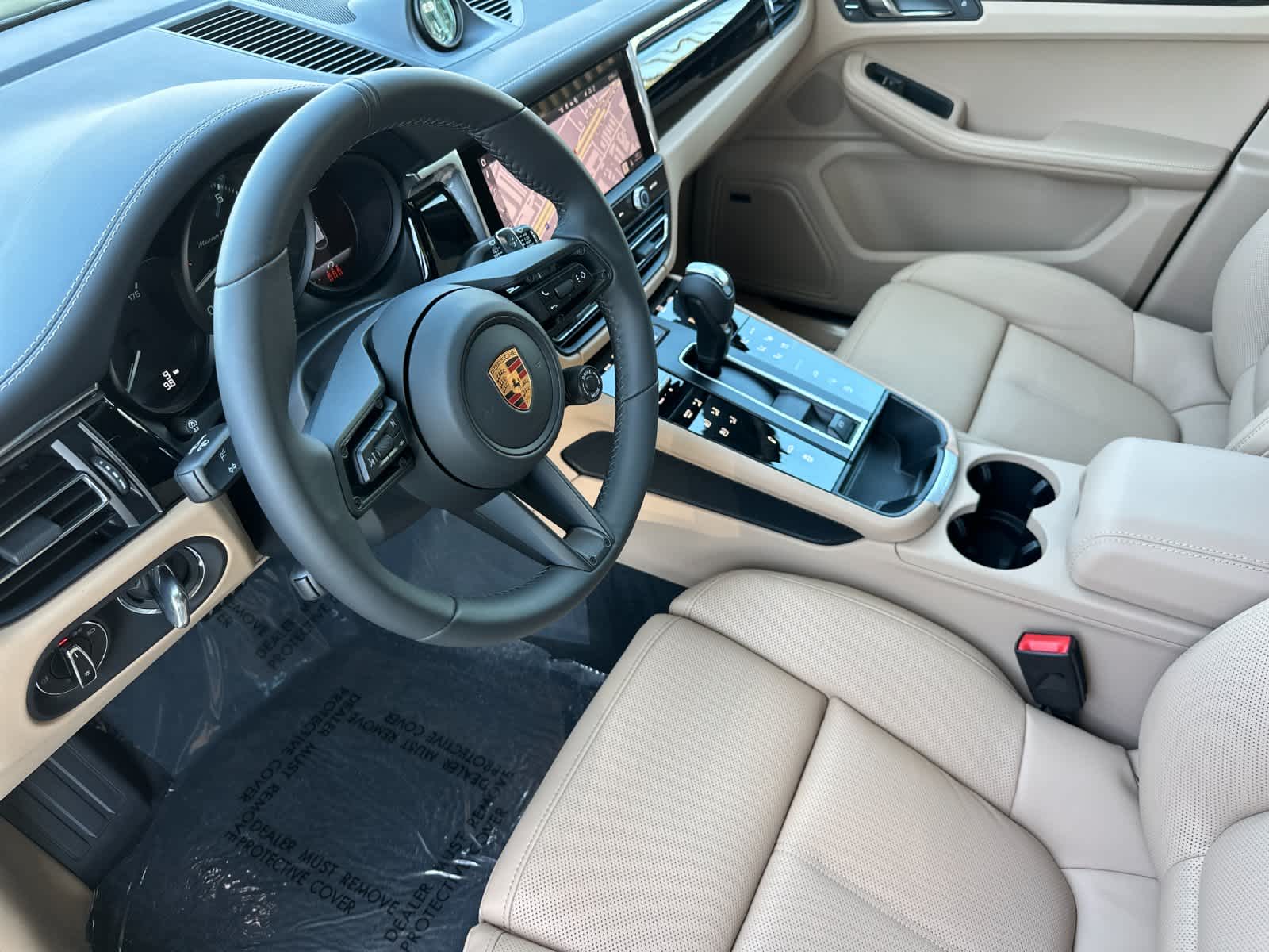 Thumbnail: 2026 Porsche Macan - 4
