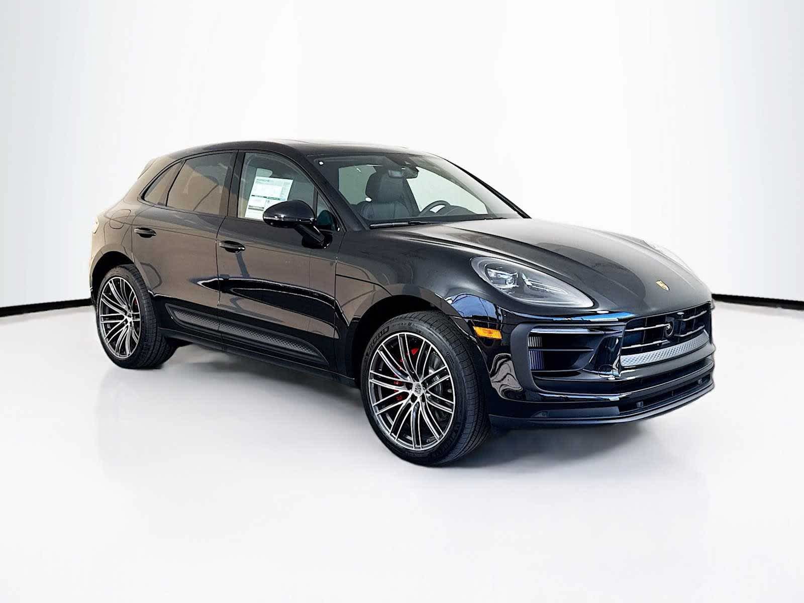 Thumbnail: 2026 Porsche Macan - 7
