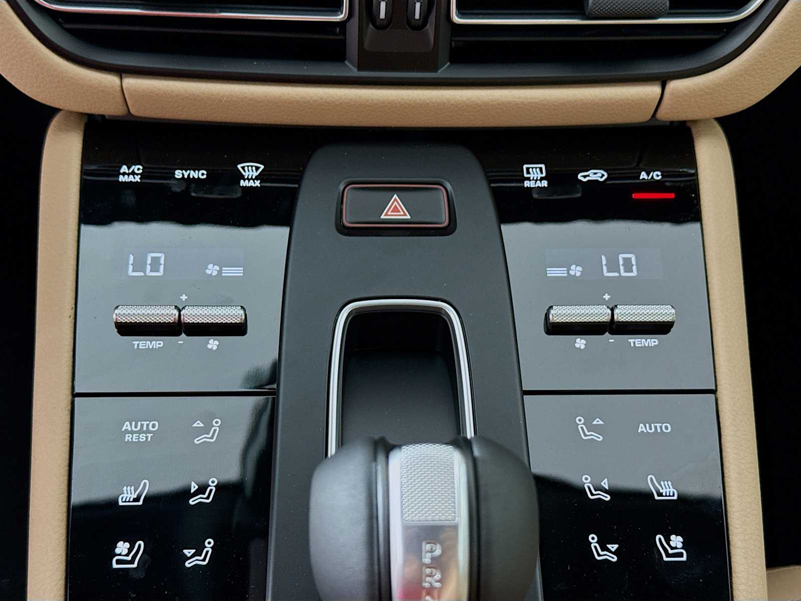 Thumbnail: 2026 Porsche Macan - 13