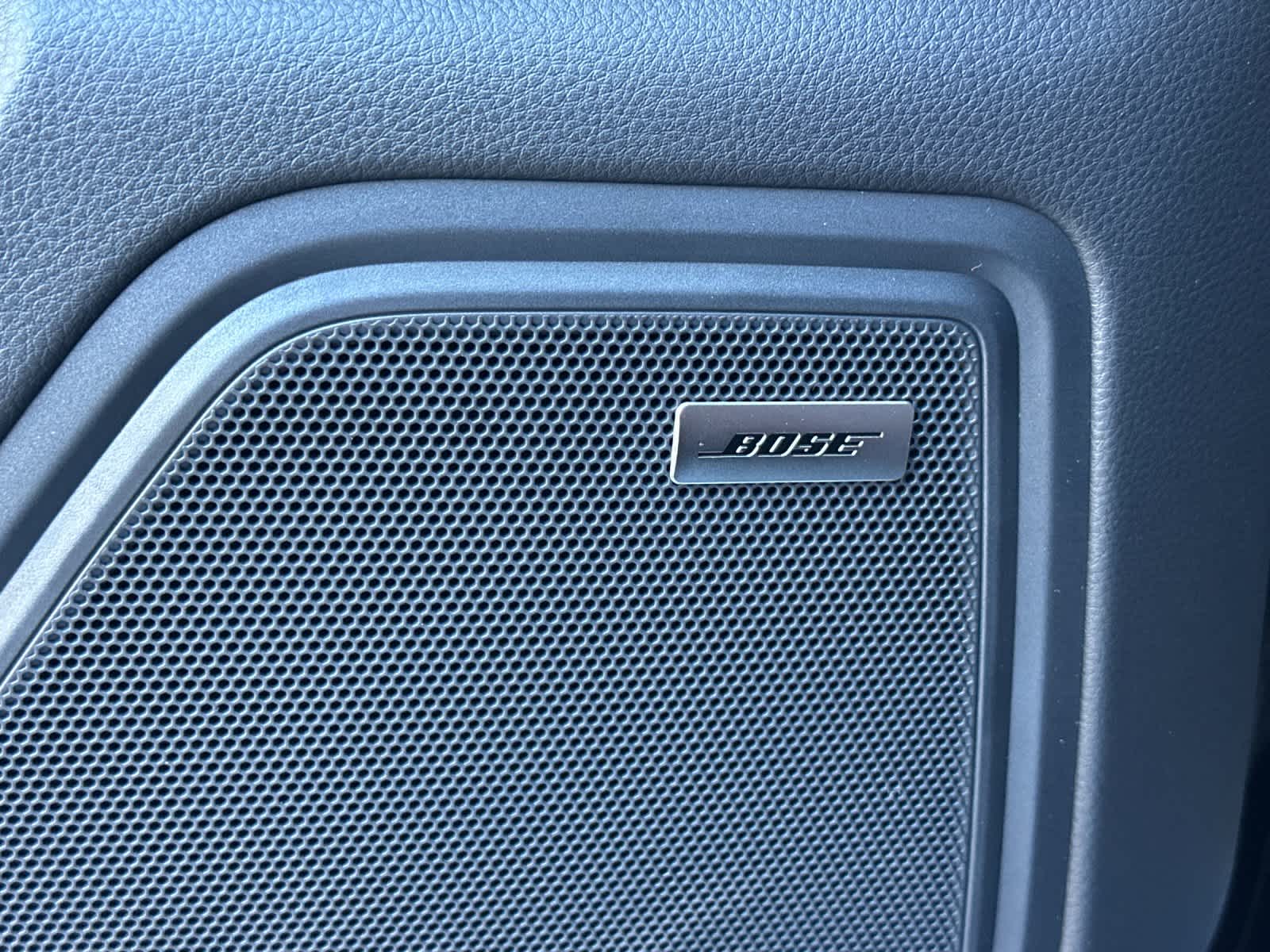 Thumbnail: 2026 Porsche Macan - 20