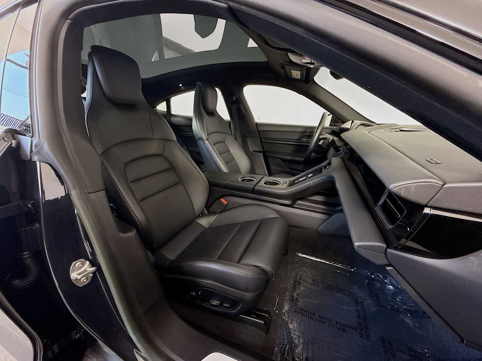 Thumbnail: 2023 Porsche Taycan - 21