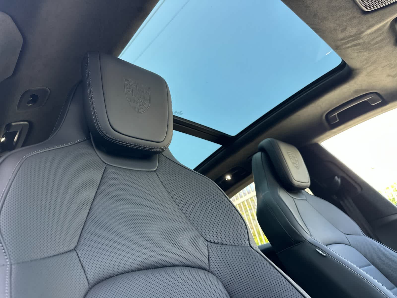 Thumbnail: 2026 Porsche Macan - 18