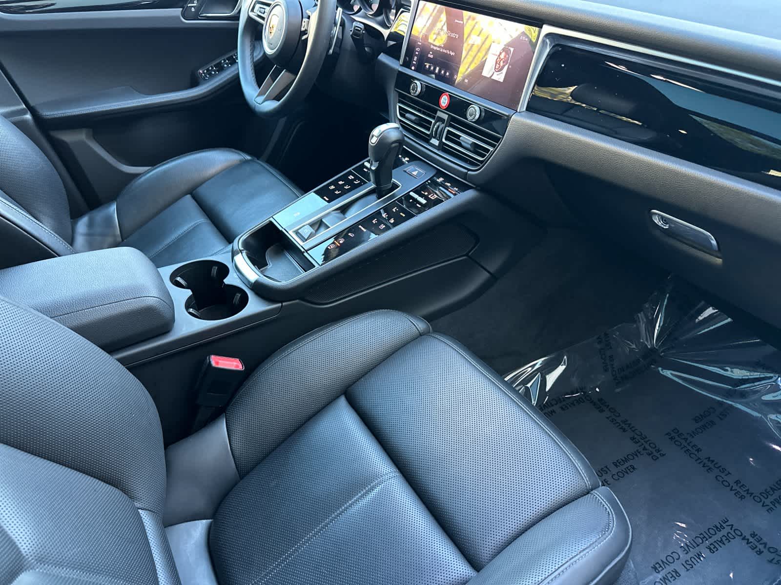 Thumbnail: 2025 Porsche Macan - 17