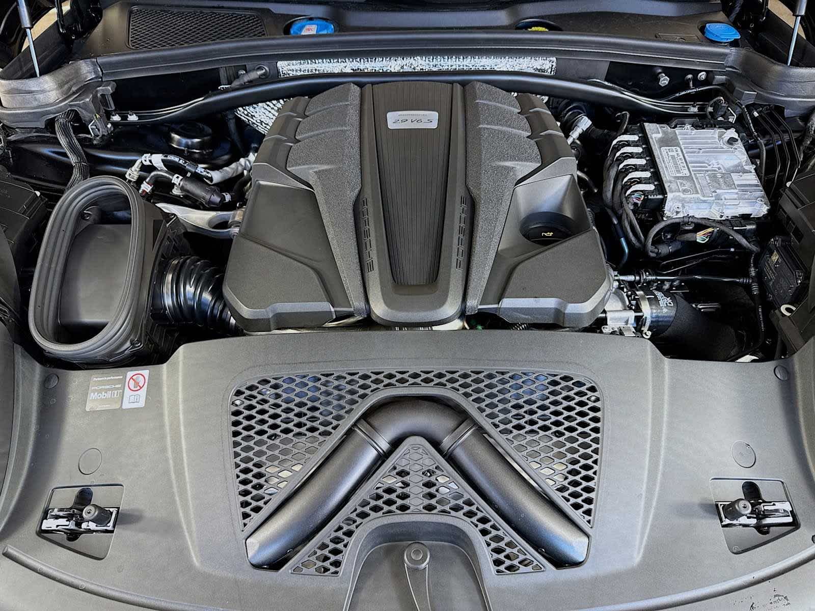 Thumbnail: 2026 Porsche Macan - 23