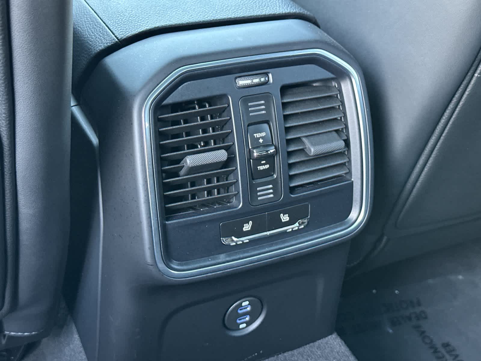 Thumbnail: 2025 Porsche Macan - 14