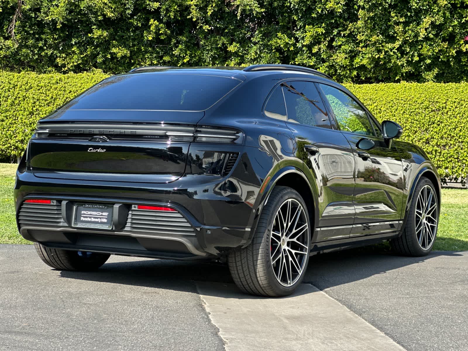 Thumbnail: 2025 Porsche Macan - 8