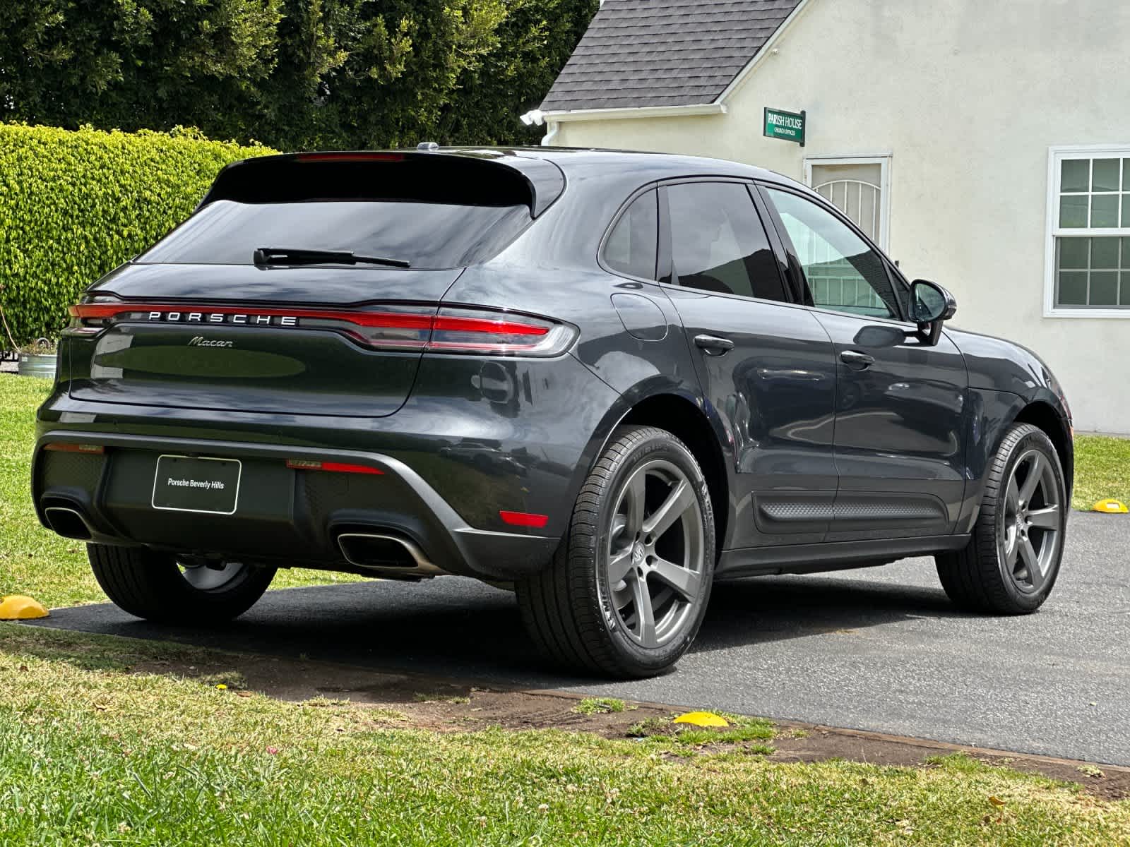 Thumbnail: 2026 Porsche Macan - 8