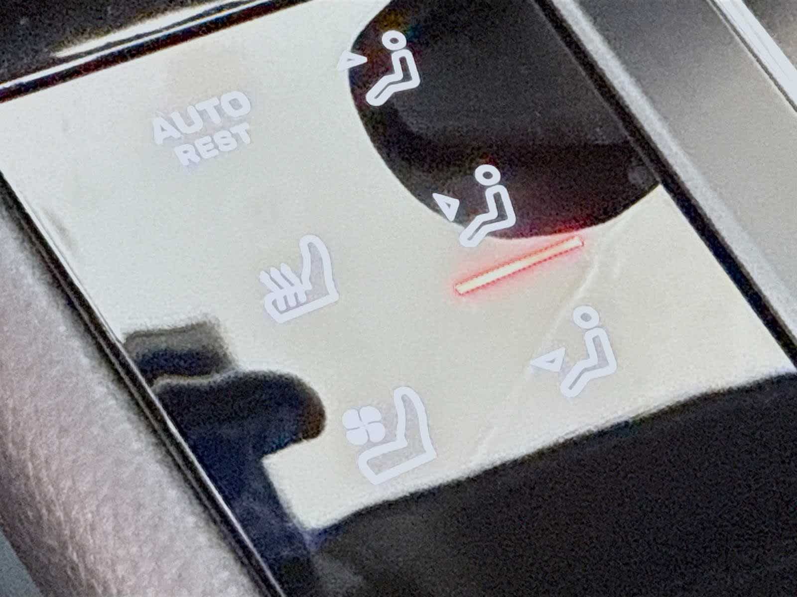 Thumbnail: 2026 Porsche Macan - 16