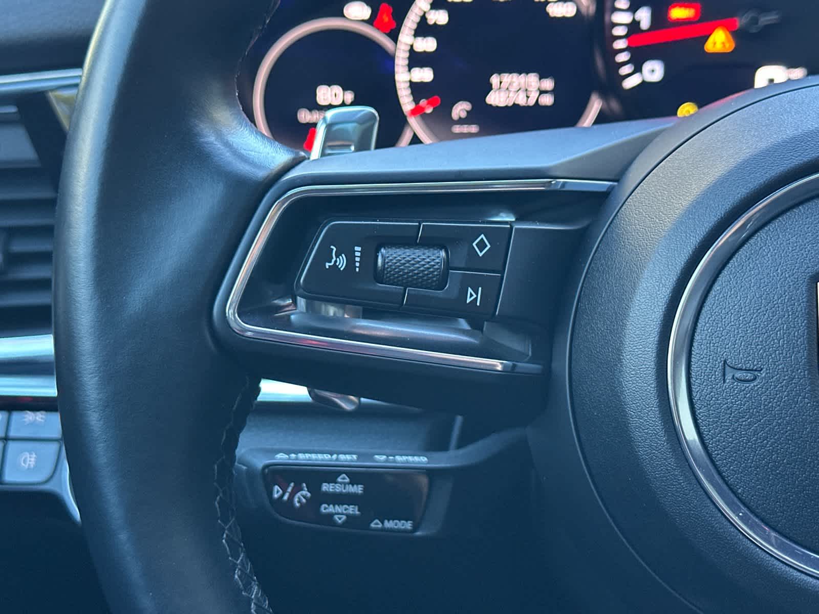 Thumbnail: 2021 Porsche Panamera - 26