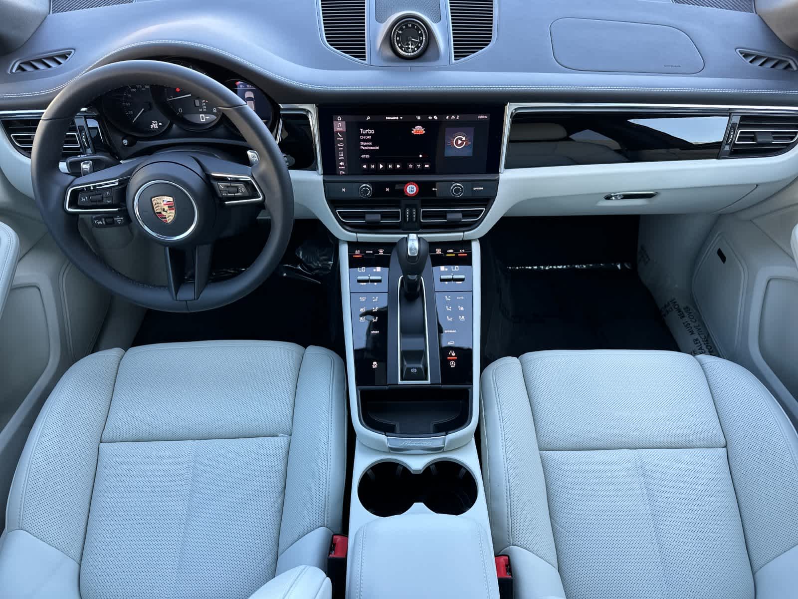 Thumbnail: 2026 Porsche Macan - 6