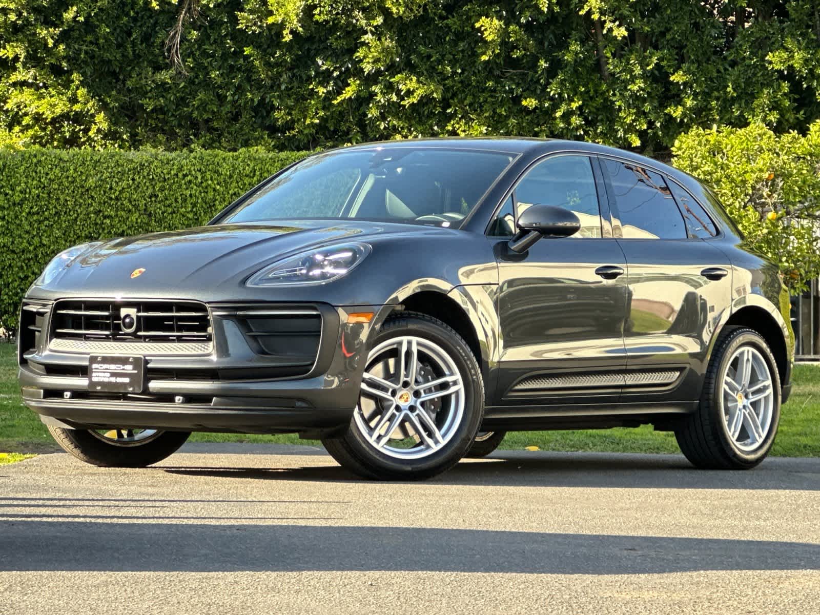 Thumbnail: 2025 Porsche Macan - 1