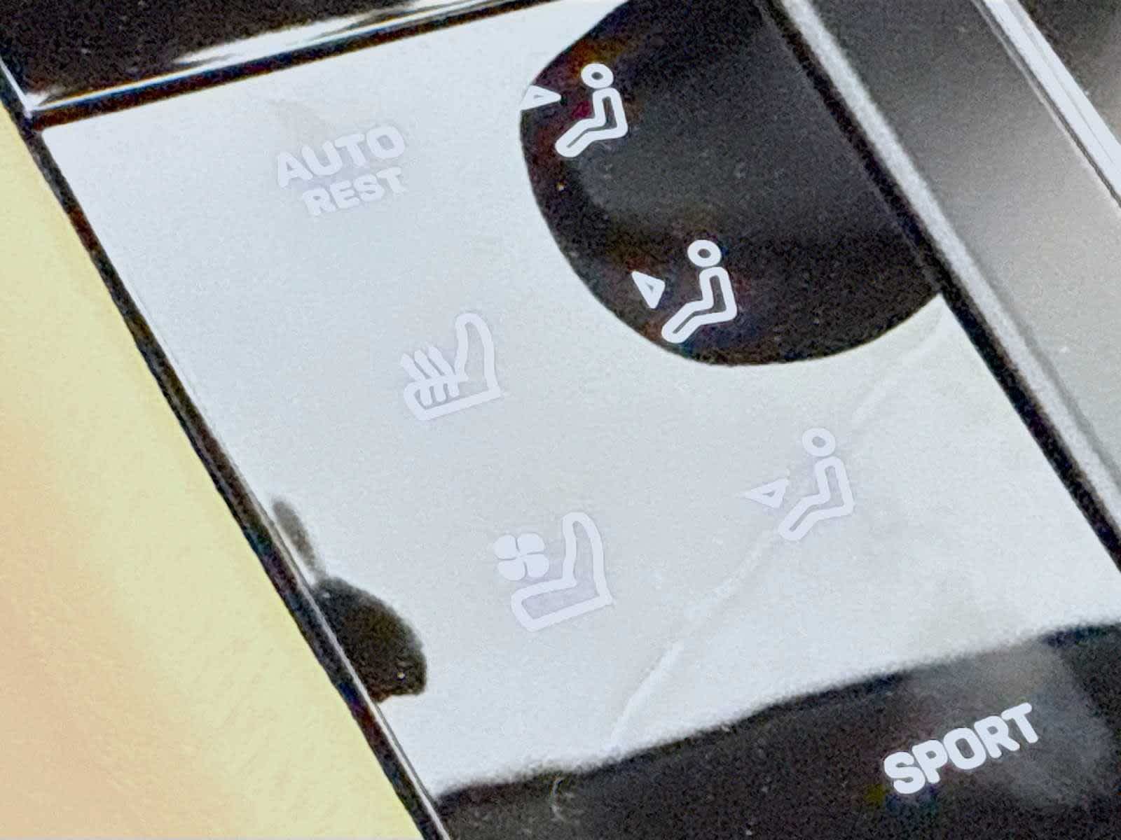 Thumbnail: 2026 Porsche Macan - 16