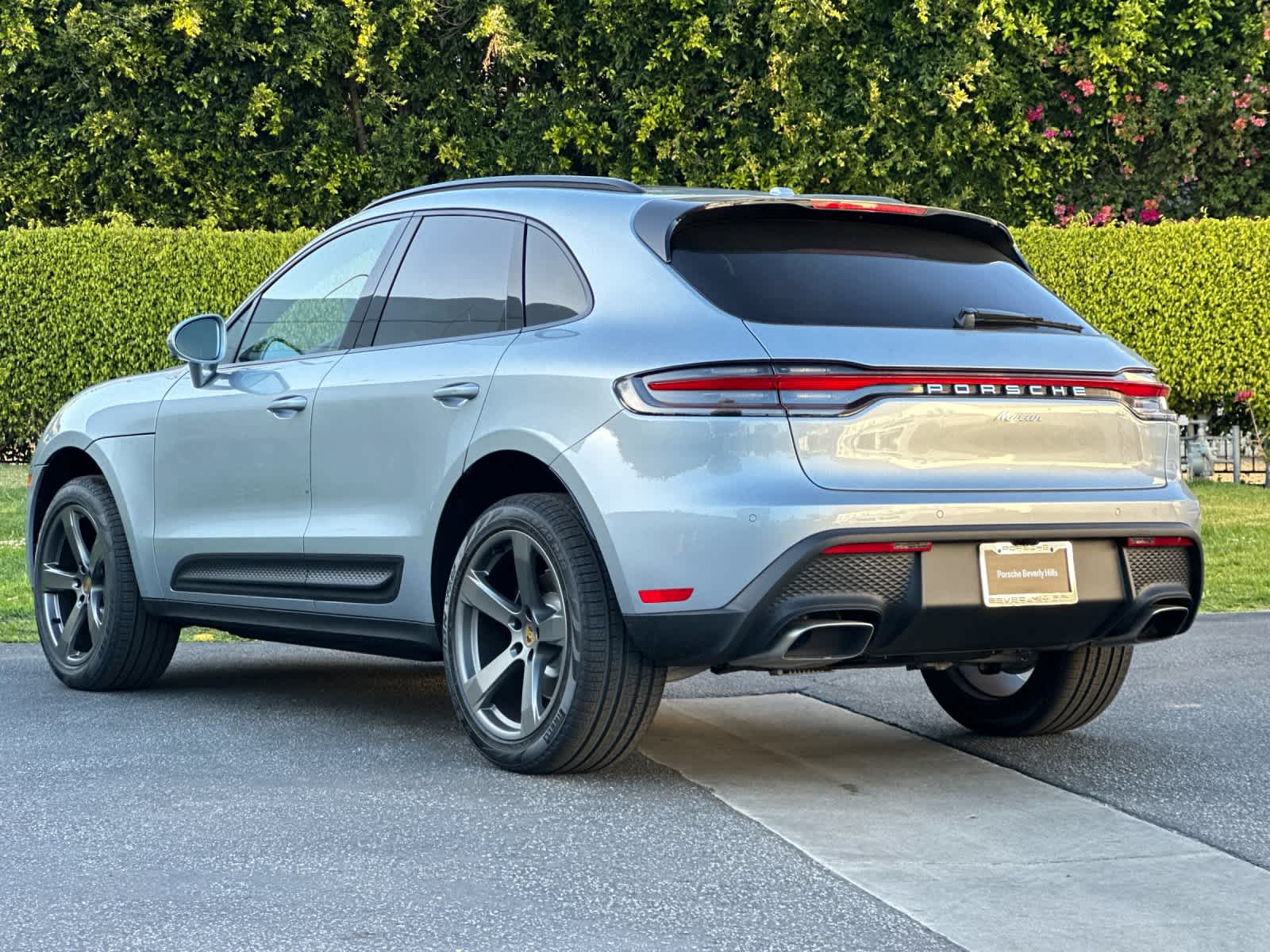 Thumbnail: 2026 Porsche Macan - 3