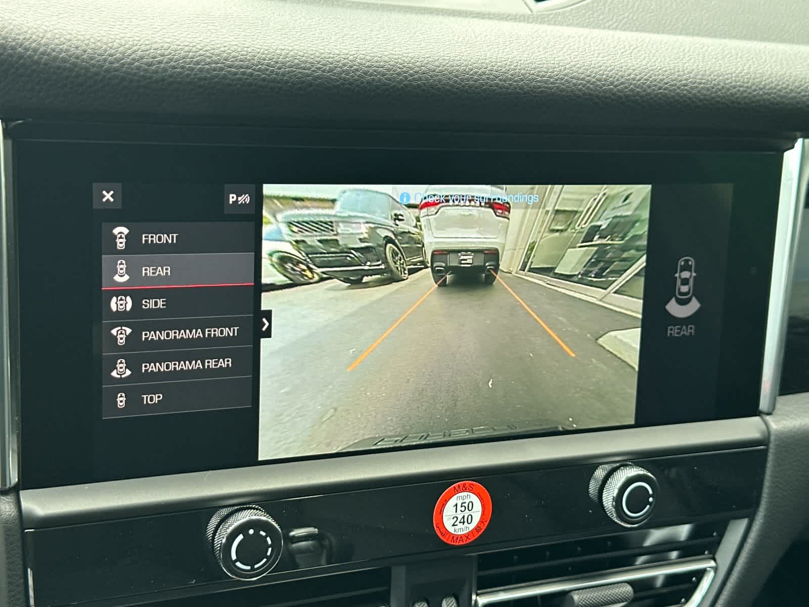 Thumbnail: 2026 Porsche Macan - 23