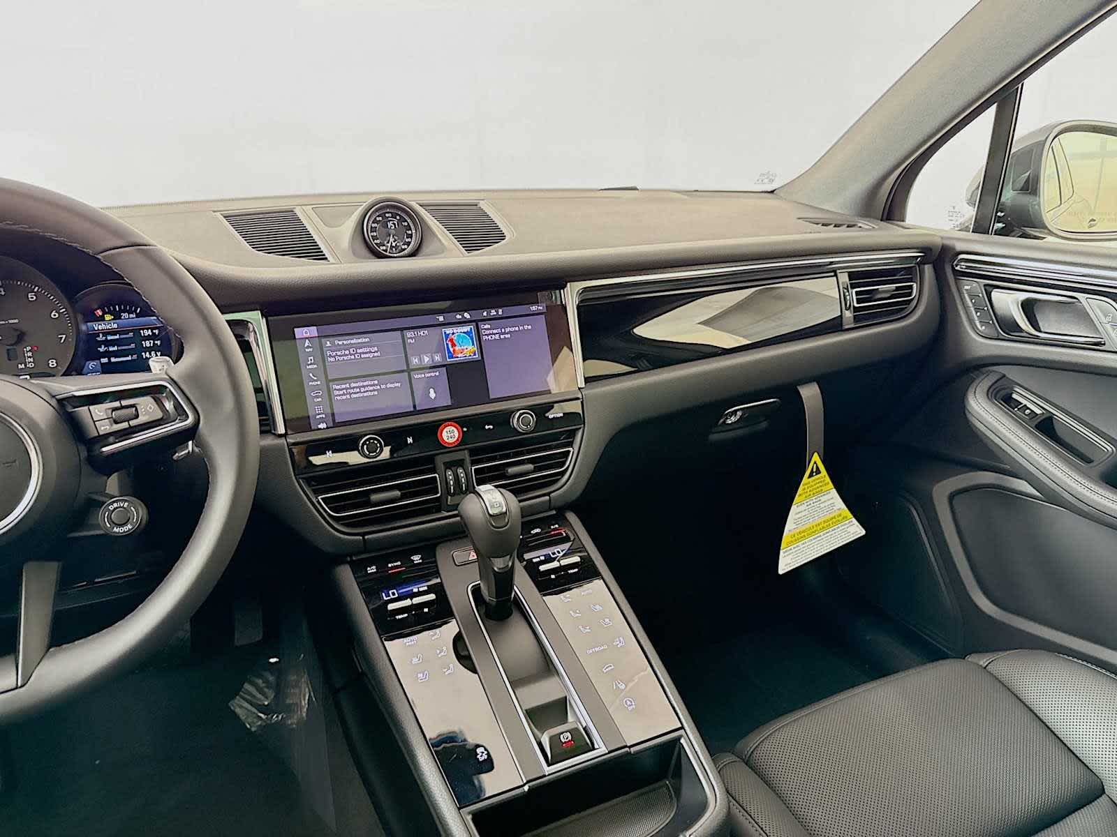 Thumbnail: 2026 Porsche Macan - 19