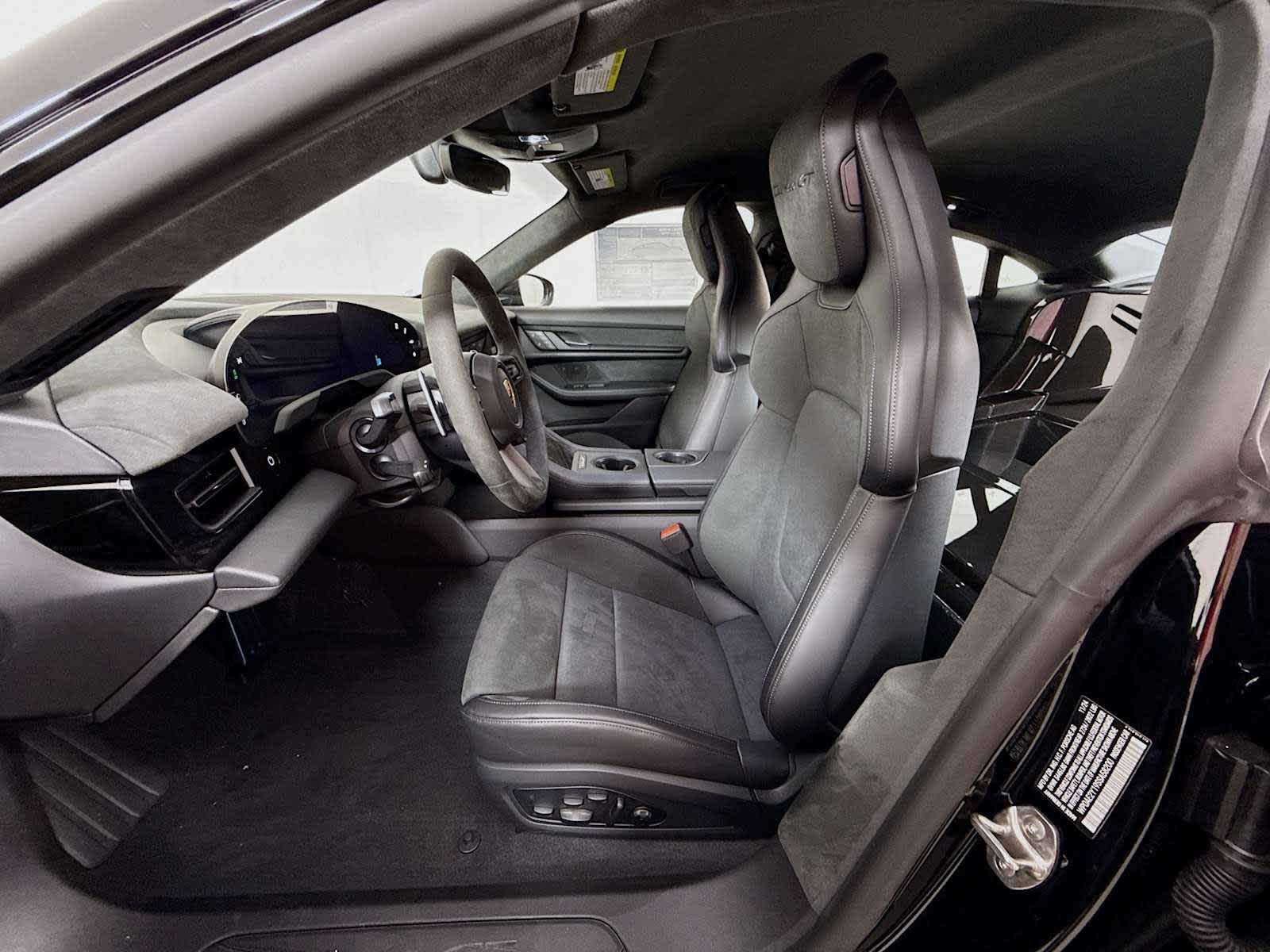 Thumbnail: 2025 Porsche Taycan - 5