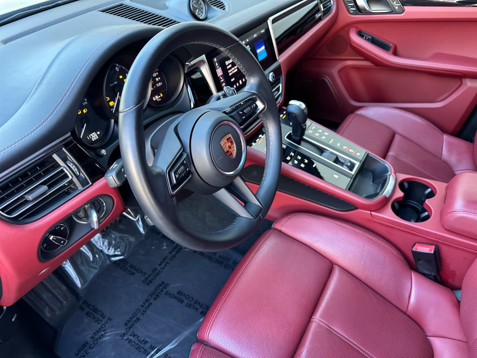 Thumbnail: 2022 Porsche Macan - 4