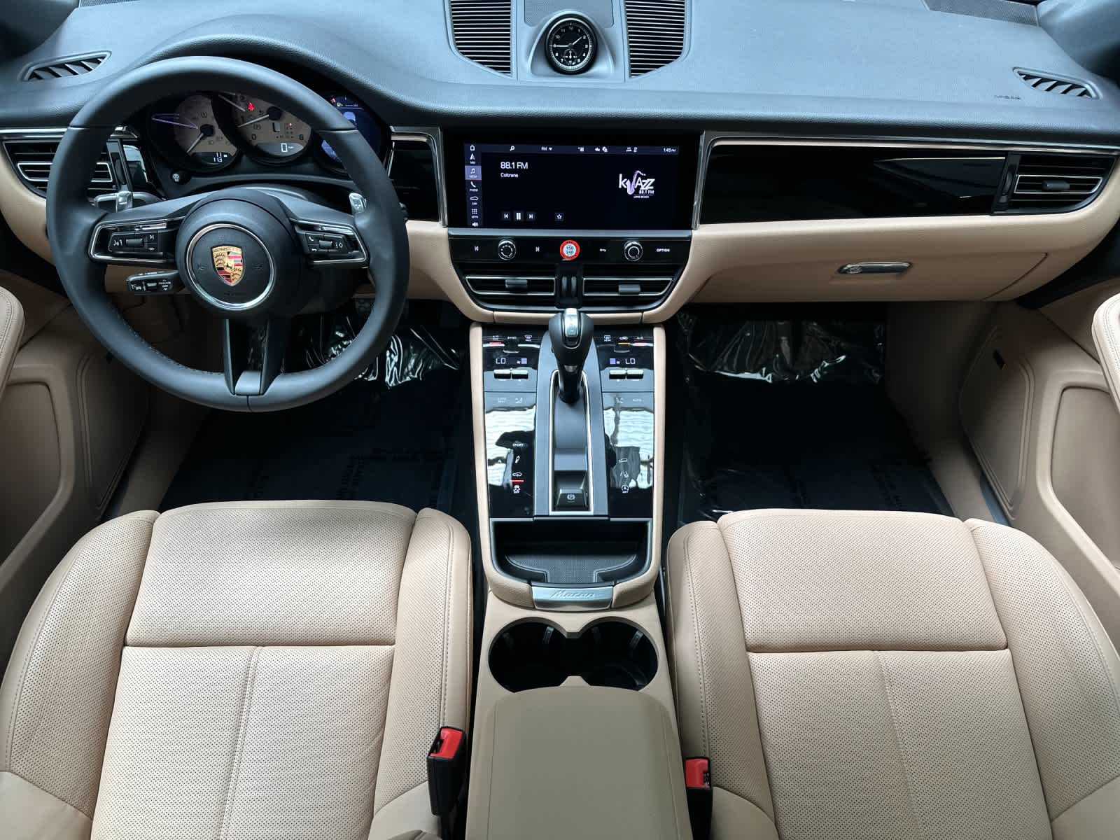 Thumbnail: 2026 Porsche Macan - 6