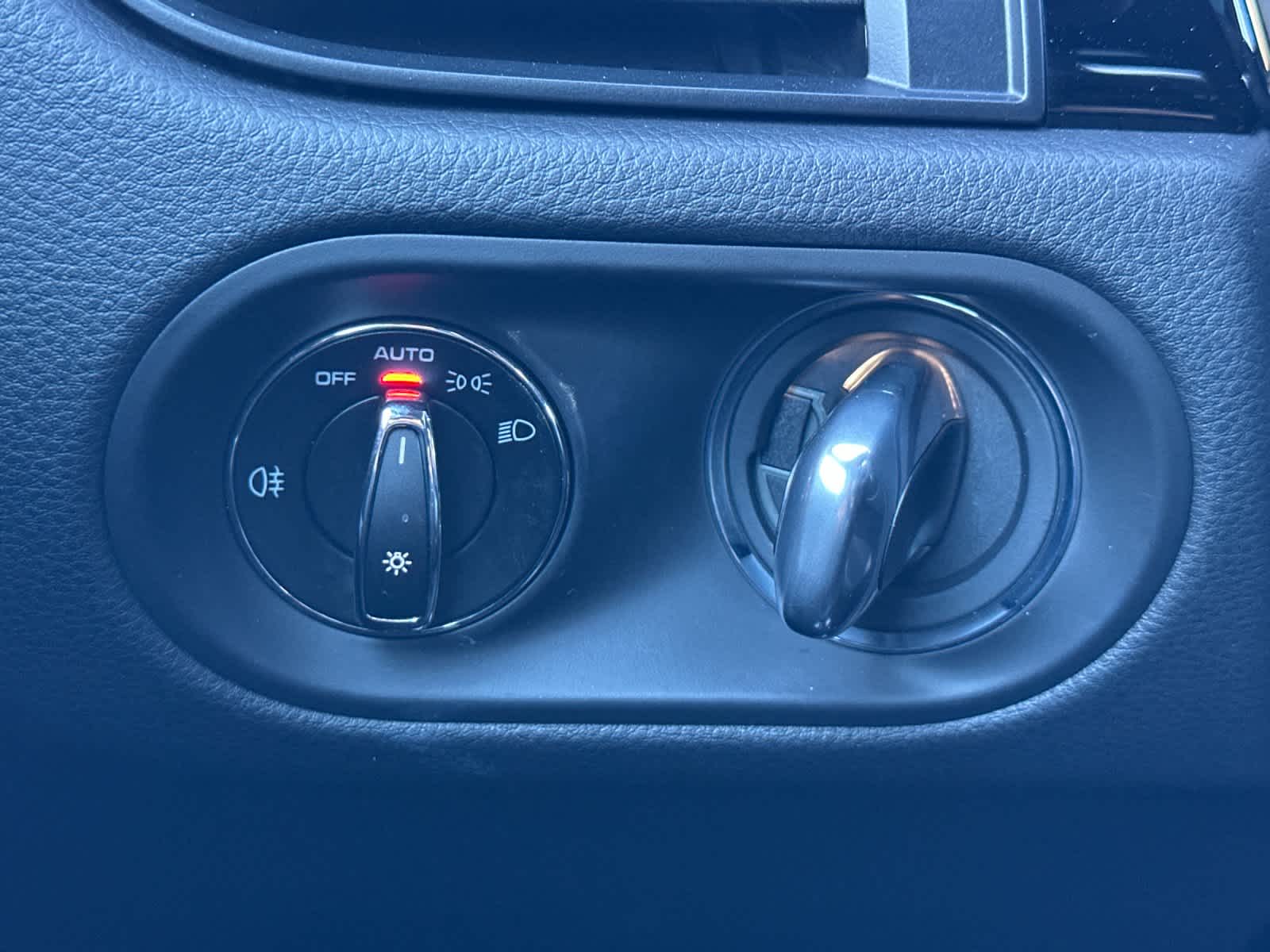 Thumbnail: 2025 Porsche Macan - 29