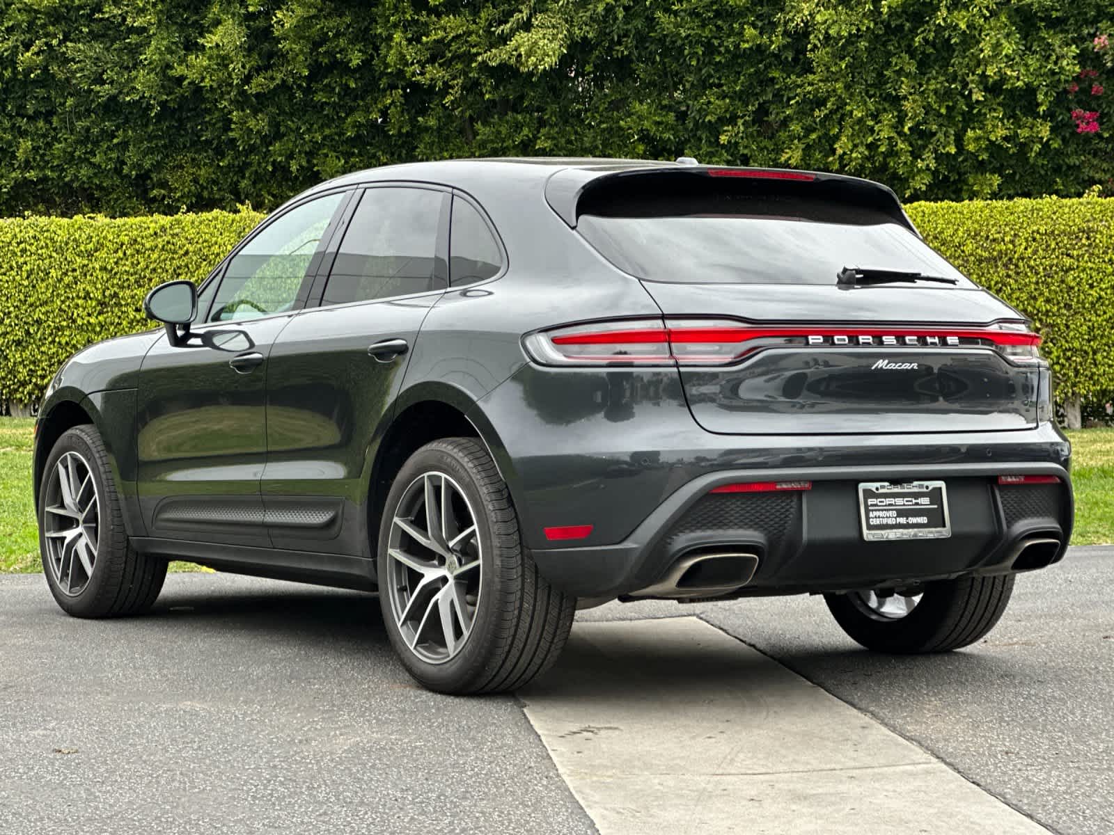 Thumbnail: 2025 Porsche Macan - 3