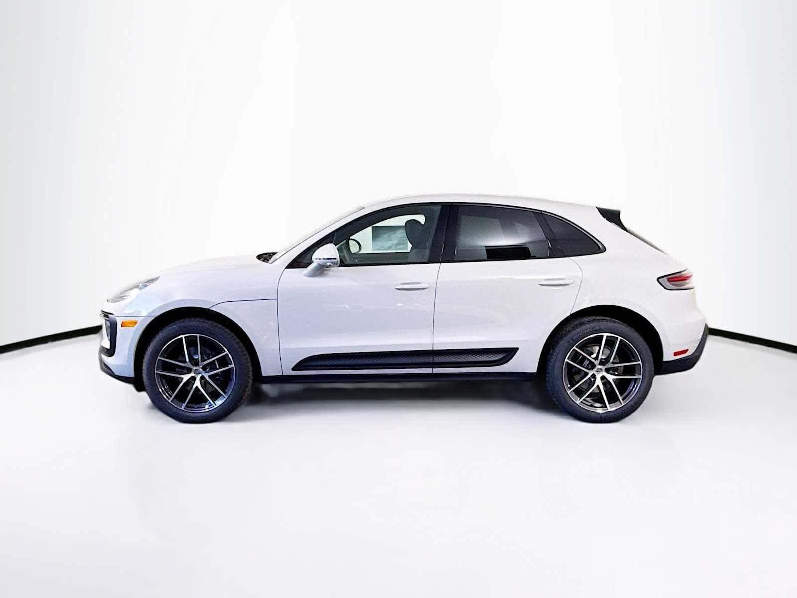 Thumbnail: 2026 Porsche Macan - 2