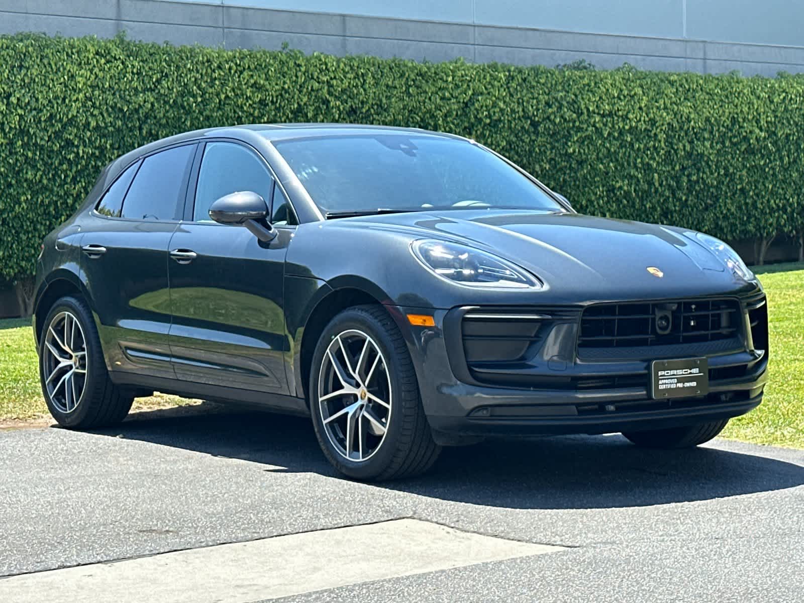 Thumbnail: 2025 Porsche Macan - 10