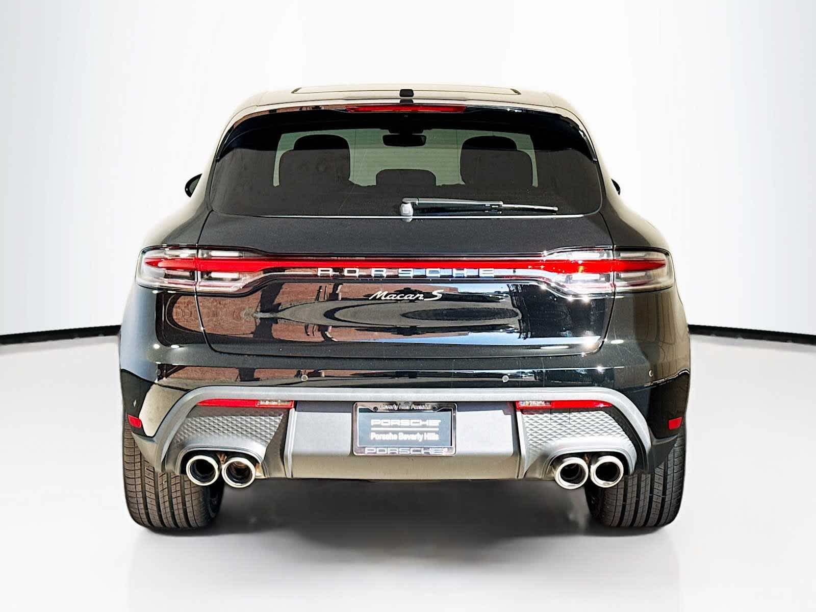 Thumbnail: 2026 Porsche Macan - 10