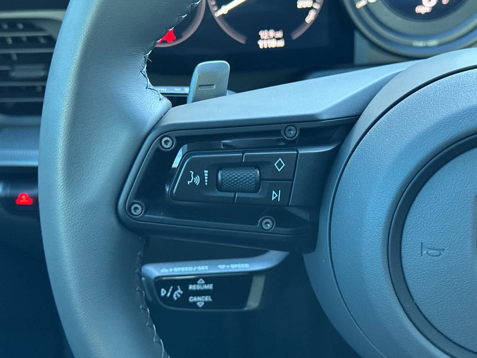 Thumbnail: 2024 Porsche 911 - 25