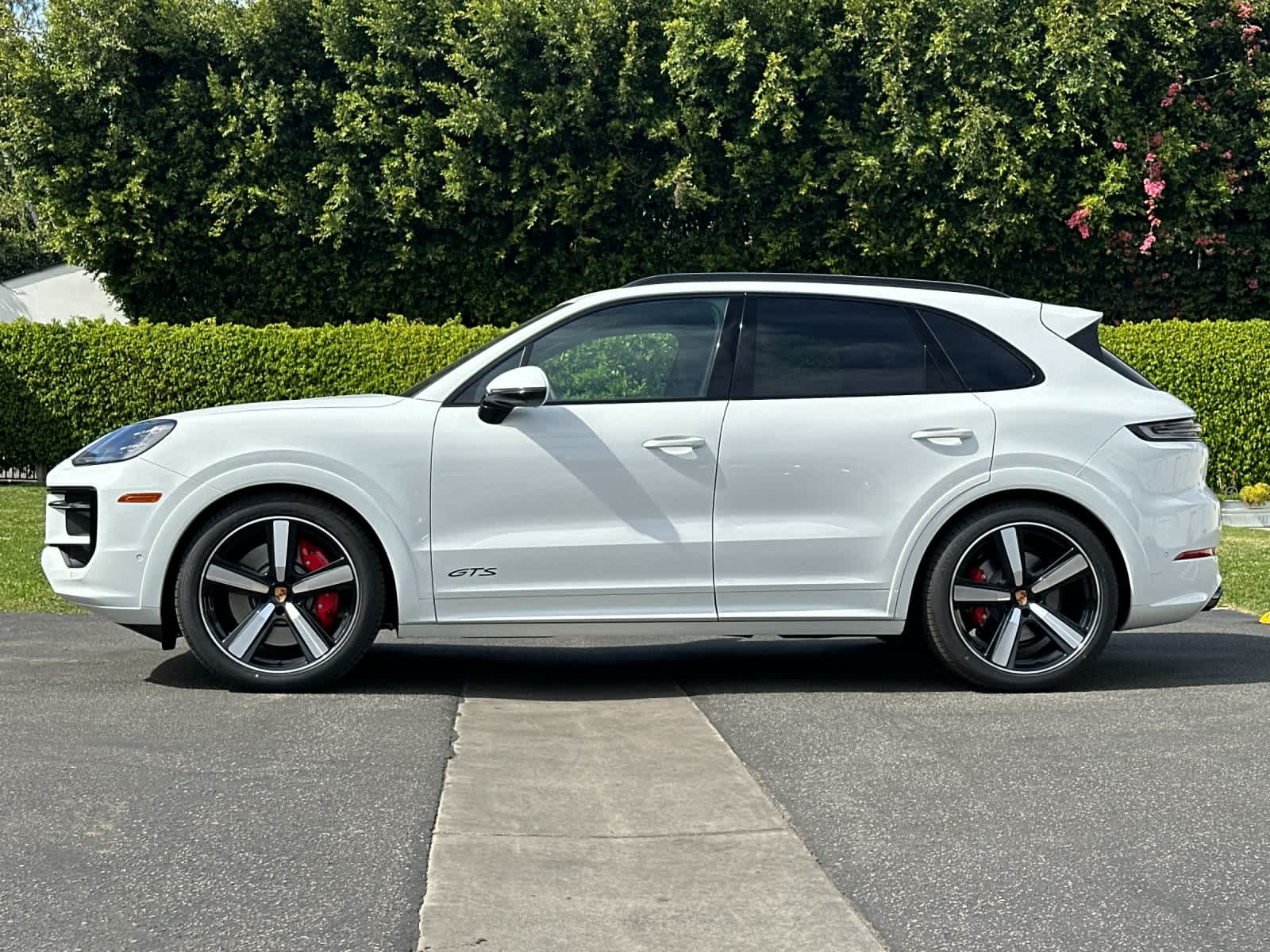 Thumbnail: 2026 Porsche Cayenne - 2