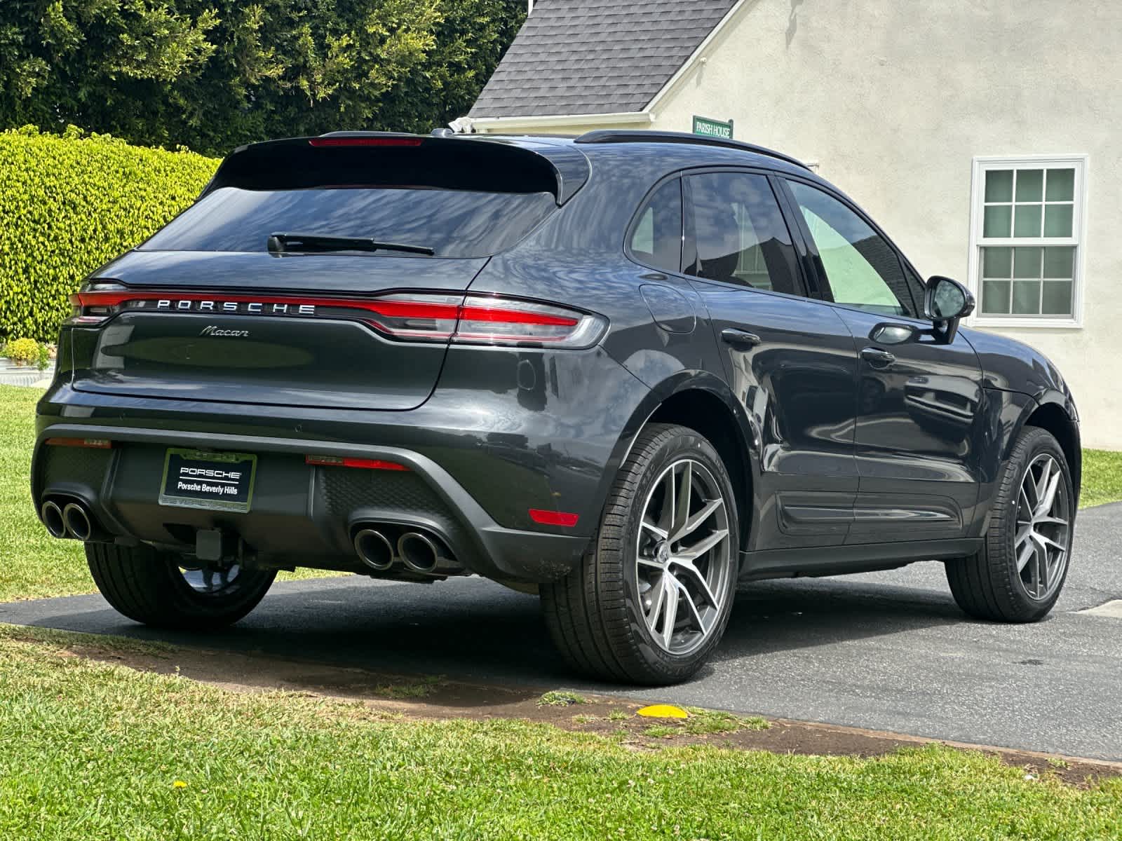 Thumbnail: 2026 Porsche Macan - 8