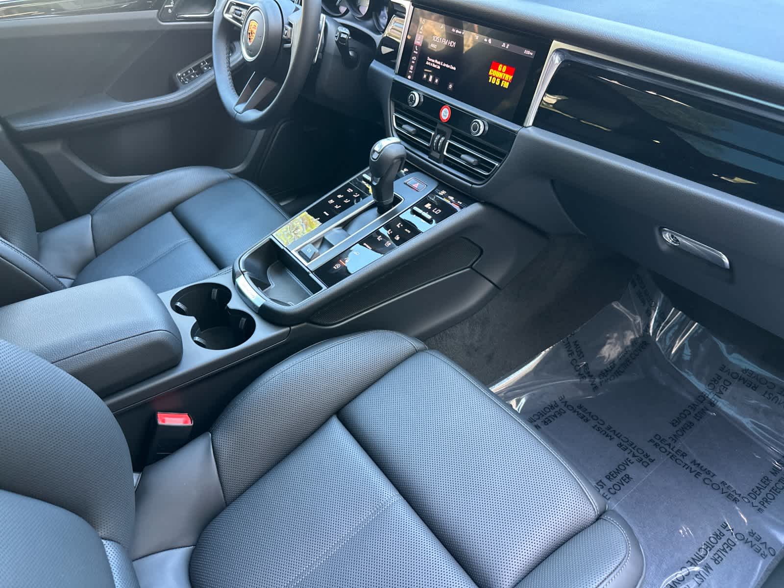 Thumbnail: 2026 Porsche Macan - 17