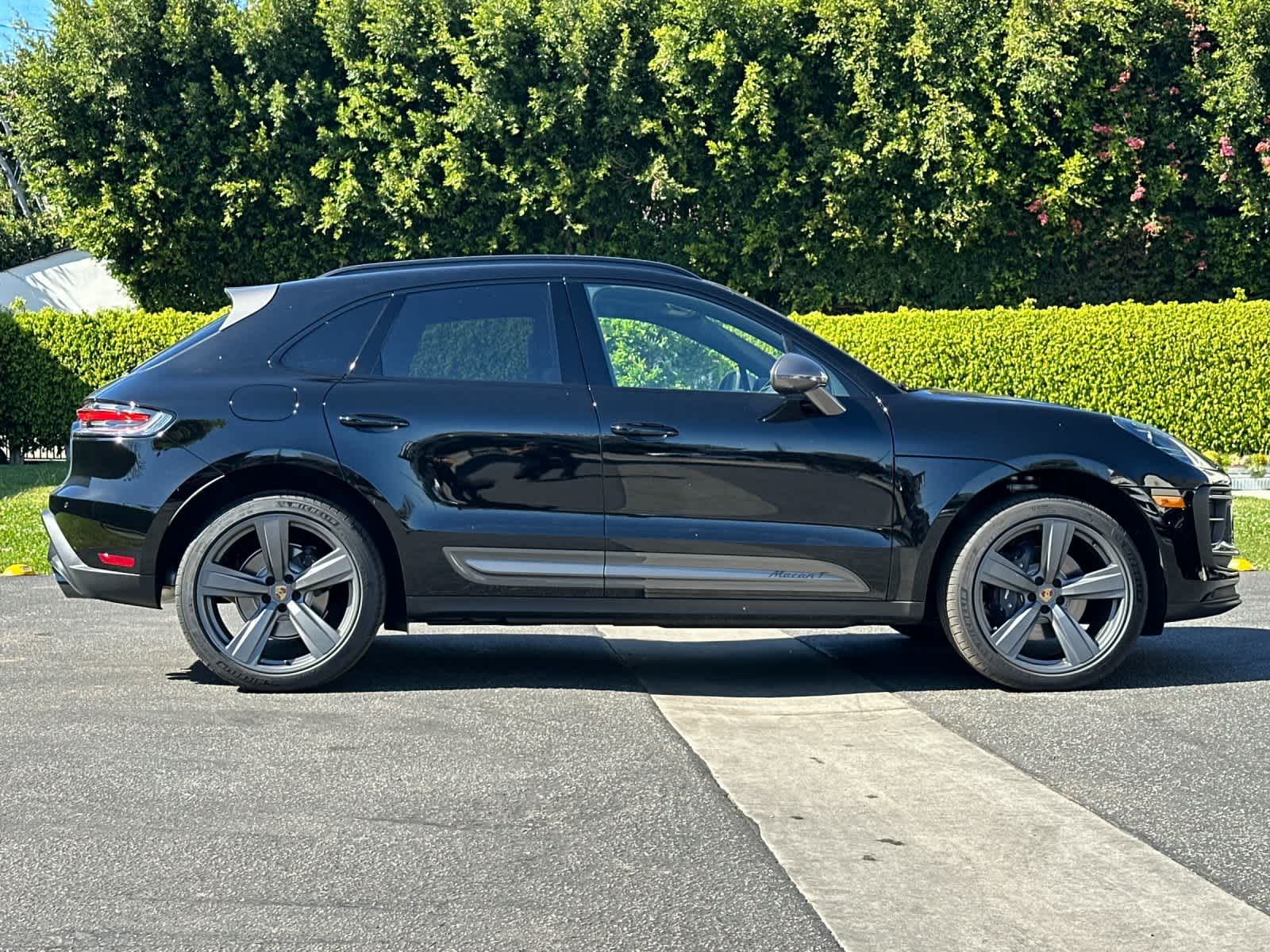 Thumbnail: 2026 Porsche Macan - 9