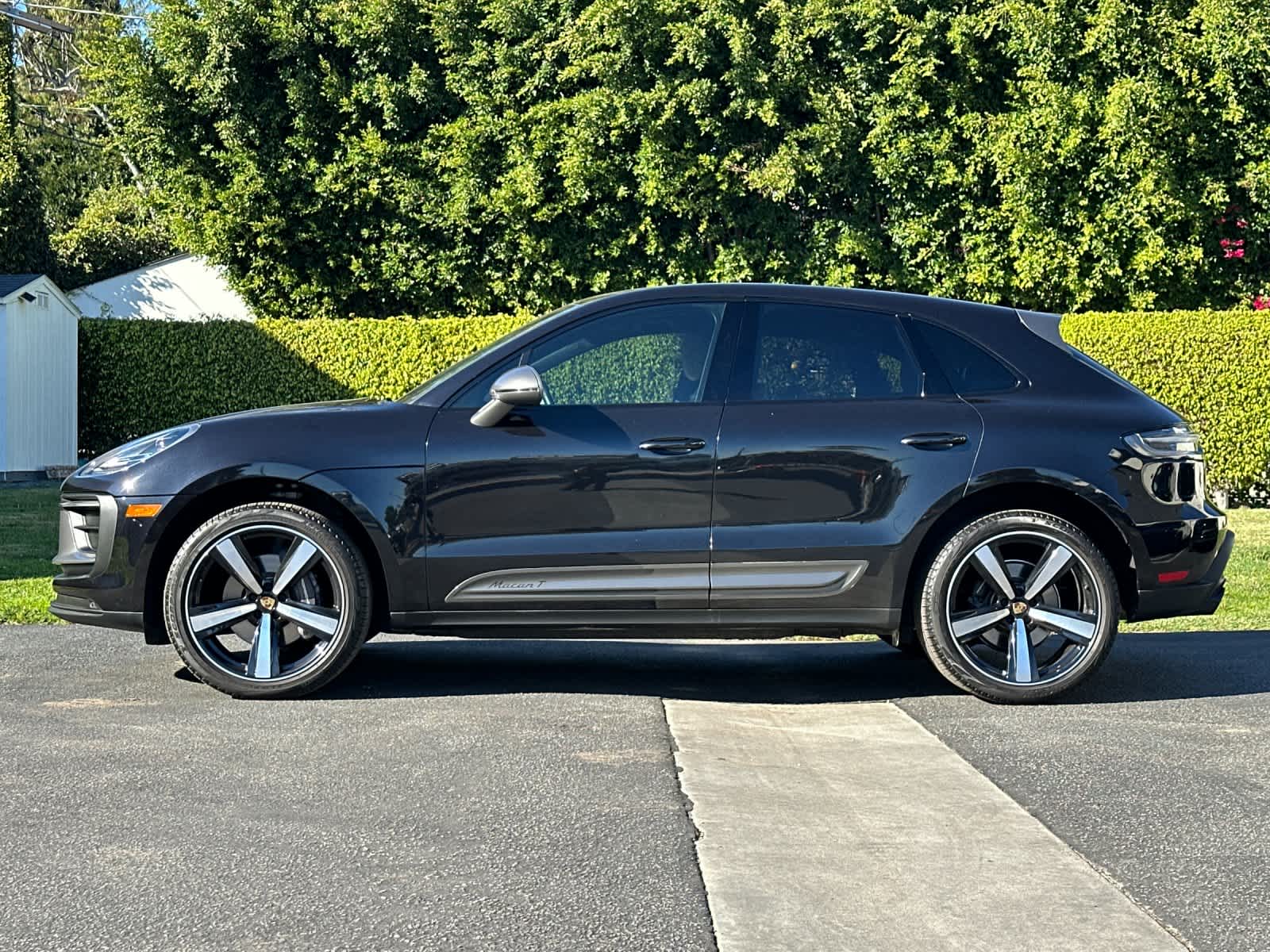 Thumbnail: 2023 Porsche Macan - 2