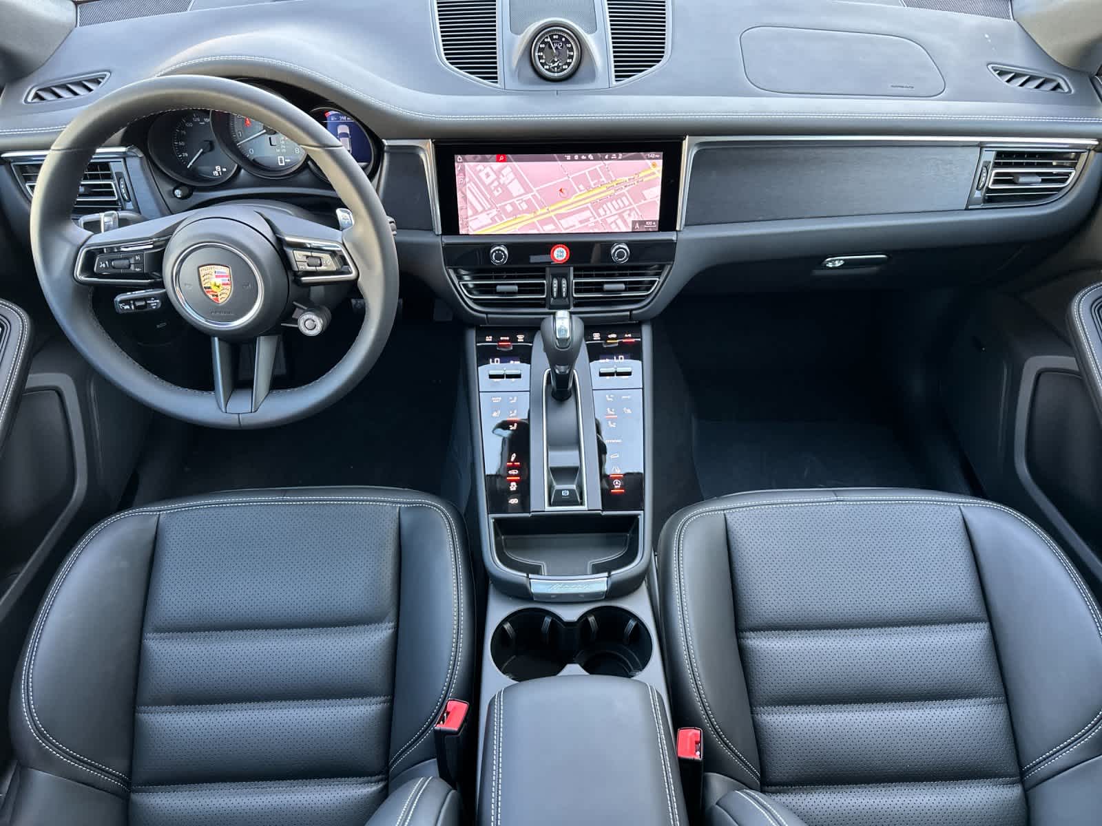 Thumbnail: 2026 Porsche Macan - 6