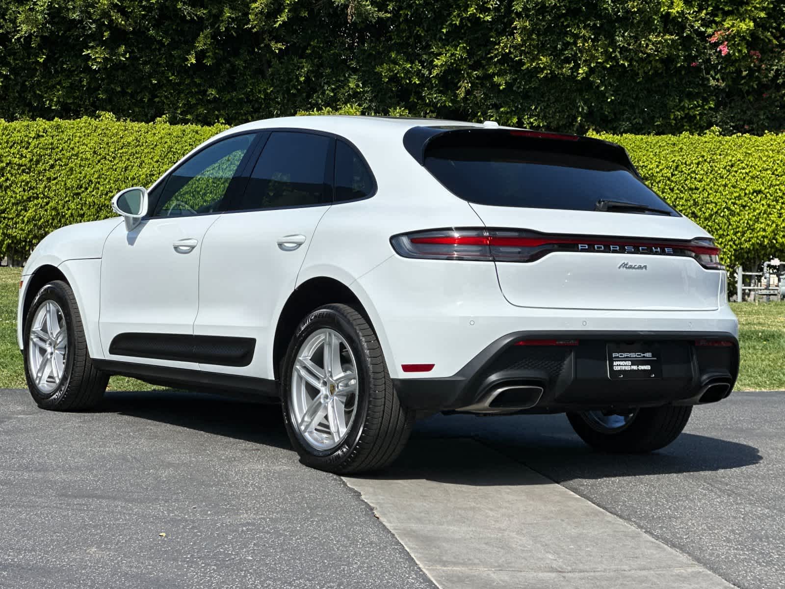 Thumbnail: 2025 Porsche Macan - 3