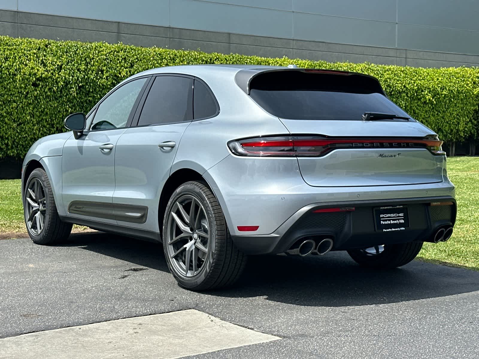 Thumbnail: 2026 Porsche Macan - 3