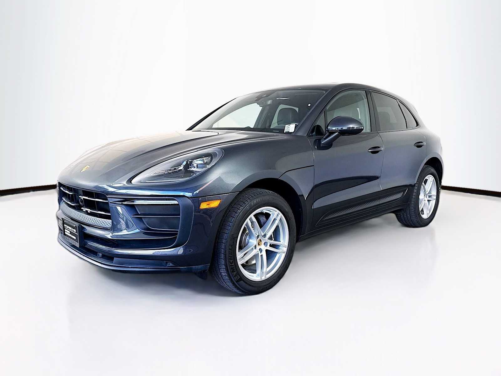 Thumbnail: 2023 Porsche Macan - 1