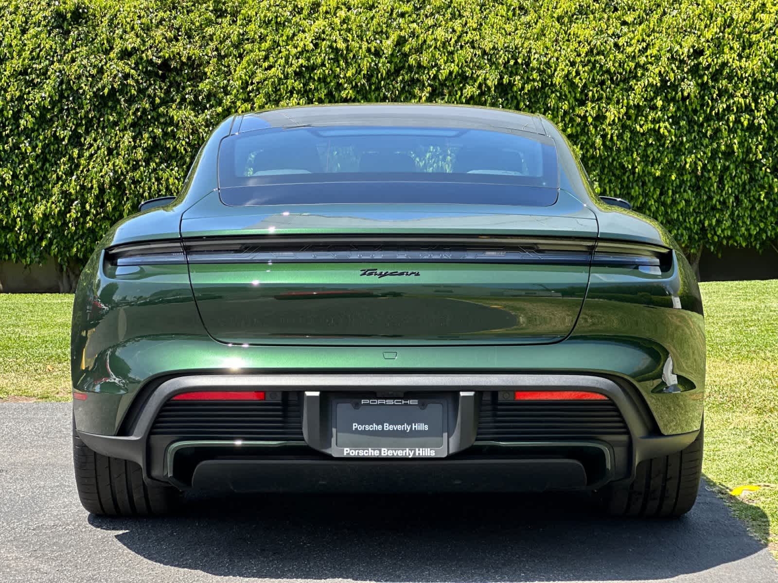 Thumbnail: 2026 Porsche Taycan - 7